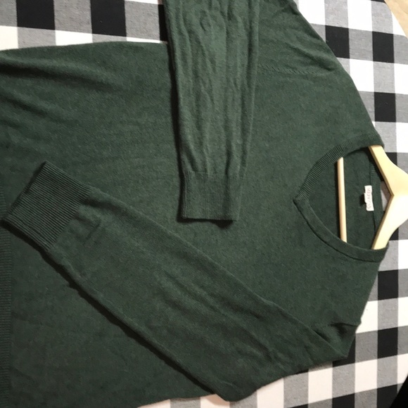 Men’s Merona Green V Neck Sweater, M (w/ defect) - Picture 2 of 7